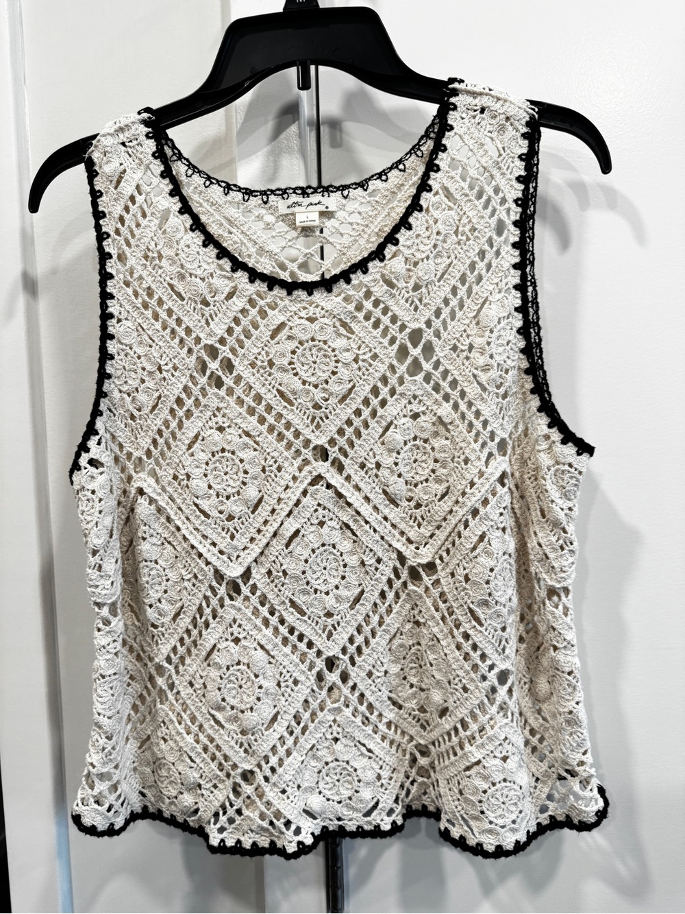 Ultra Pink Crochet Lace Sleeveless Camisole - Cream with Black Trim